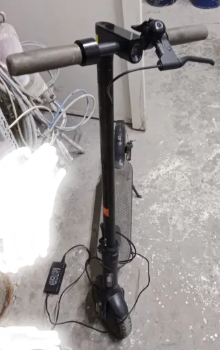 Patinete eléctrico en buen estado