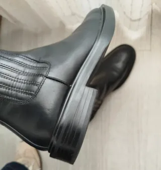 Botines de piel negros