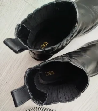 Botines de piel negros