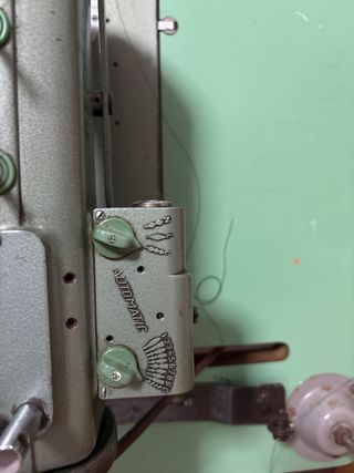 Máquina de coser Refrey 430 con mesa