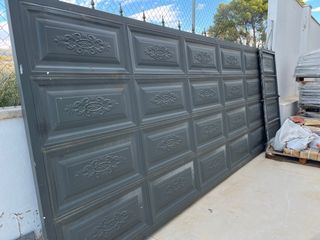 Puerta corredera chalet 5,5mx2,2m+ puerta peatonal