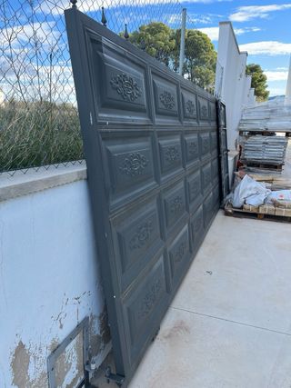 Puerta corredera chalet 5,5mx2,2m+ puerta peatonal