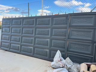 Puerta corredera chalet 5,5mx2,2m+ puerta peatonal