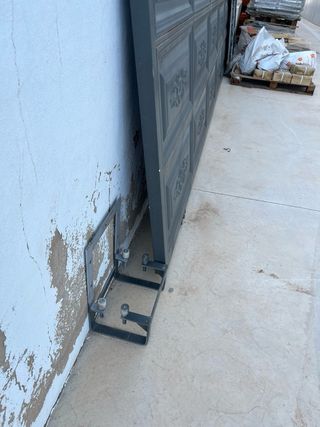 Puerta corredera chalet 5,5mx2,2m+ puerta peatonal