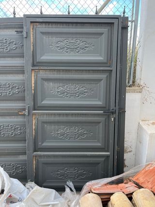 Puerta corredera chalet 5,5mx2,2m+ puerta peatonal