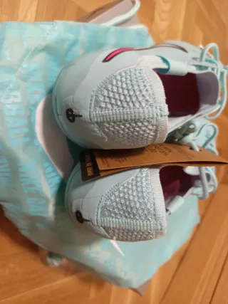 Botas Nike  Talla 42.5