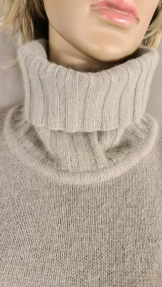 Maglione lungo beige in lana