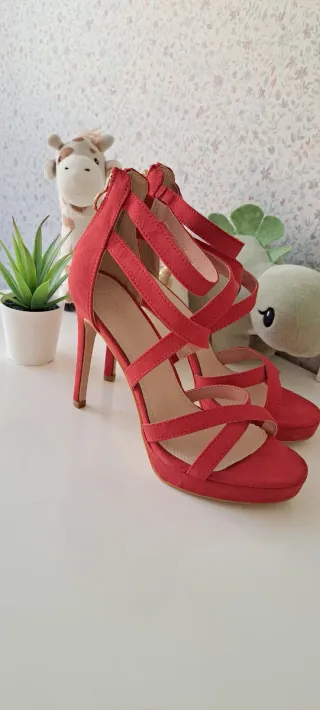 Sandalias rojas talla 37