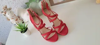 Sandalias rojas talla 37