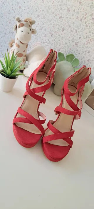 Sandalias rojas talla 37