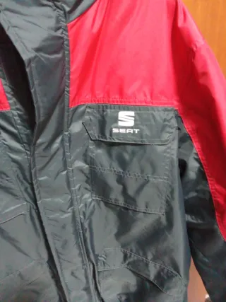 Chaqueta impermeable Seat
