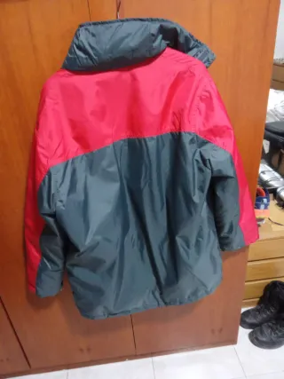 Chaqueta impermeable Seat