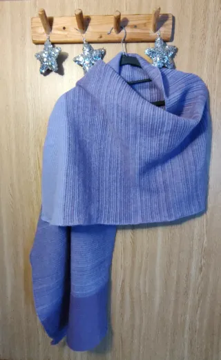 Chalina o estola morada