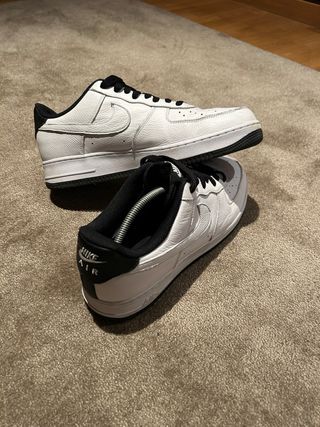 Nike Air Force 1 Zapatillas Blancas y Negras.