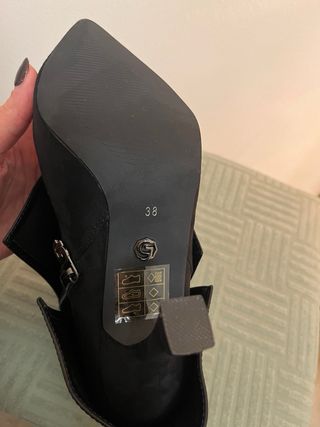 Stivaletti neri tacco medio alto n.38