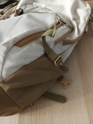 Mochila Quechua 20L Beige y Marrón