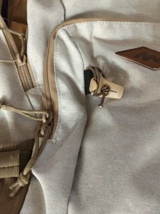 Mochila Quechua 20L Beige y Marrón