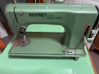 Máquina de coser Refrey Preferida