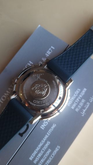 Seiko SRPH77 Baby Tuna Pingüino