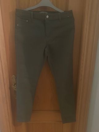 Pantalón verde oliva