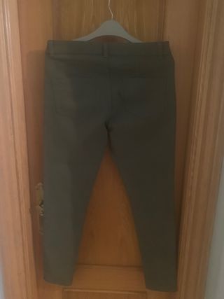 Pantalón verde oliva