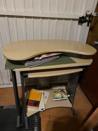 Escritorio madera y metal