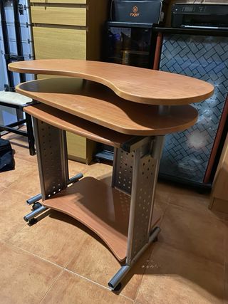 Escritorio madera y metal