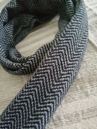 Bufanda de espiga gris y negra