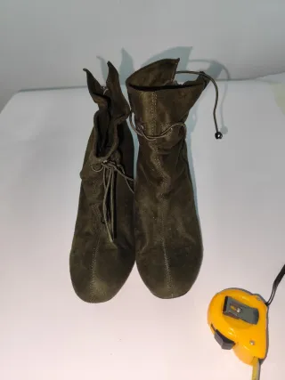 Stivaletti verdi con lacci