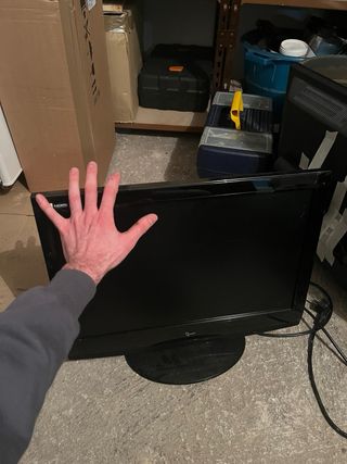 Televisores Panasonic, Philips y Sweyk.