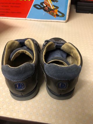 Scarpe bimbo pelle n. 22