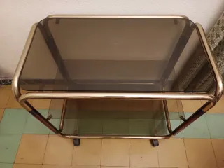 Mesa auxiliar cristal con ruedas