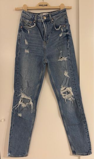 Pantalón Mom Fit Bershka Roto Talla 32