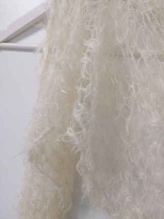 Bufanda blanca de pelo sintético