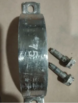 7 Abrazaderas Metálicas 75mm