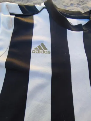 Camiseta Adidas Rayas Blanco y Negro