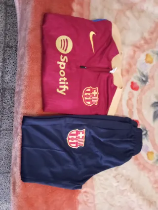 Chándal FC Barcelona talla s para chico de 13 a 15
