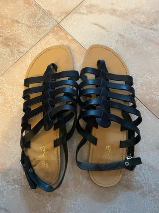 Sandali donna neri in pelle usati