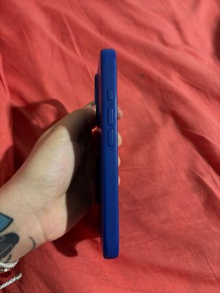 Cover iPhone 16 Blu