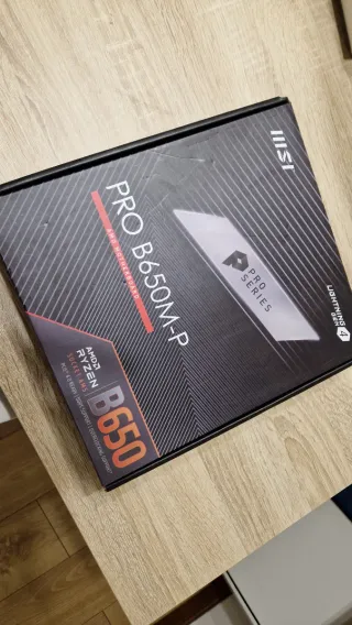 Caja MSI PRO B650M-P AMD Ryzen