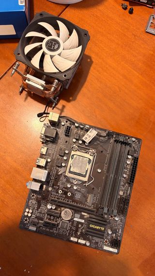 Placa Base Gigabyte GA-B250M-DS3H