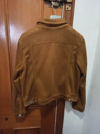 Chaqueta Pull & Bear efecto ante marrón T.M