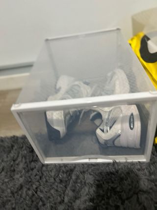 Caja de zapatos transparente plateada