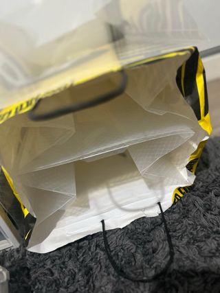 Caja de zapatos transparente plateada