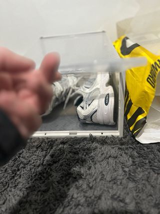 Caja de zapatos transparente plateada