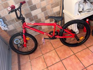 Bici BMX Roja Manillar Giratorio Poco Uso
