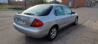 Ford Mondeo 2000