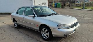Ford Mondeo 2000