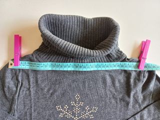 Maglione Escada con strass grigio