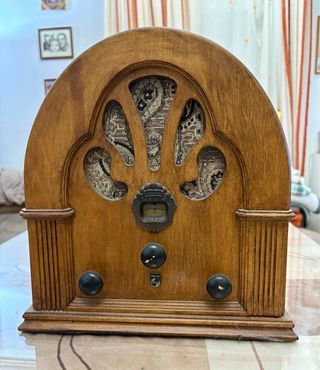 Radio Antigua madera de 1920.